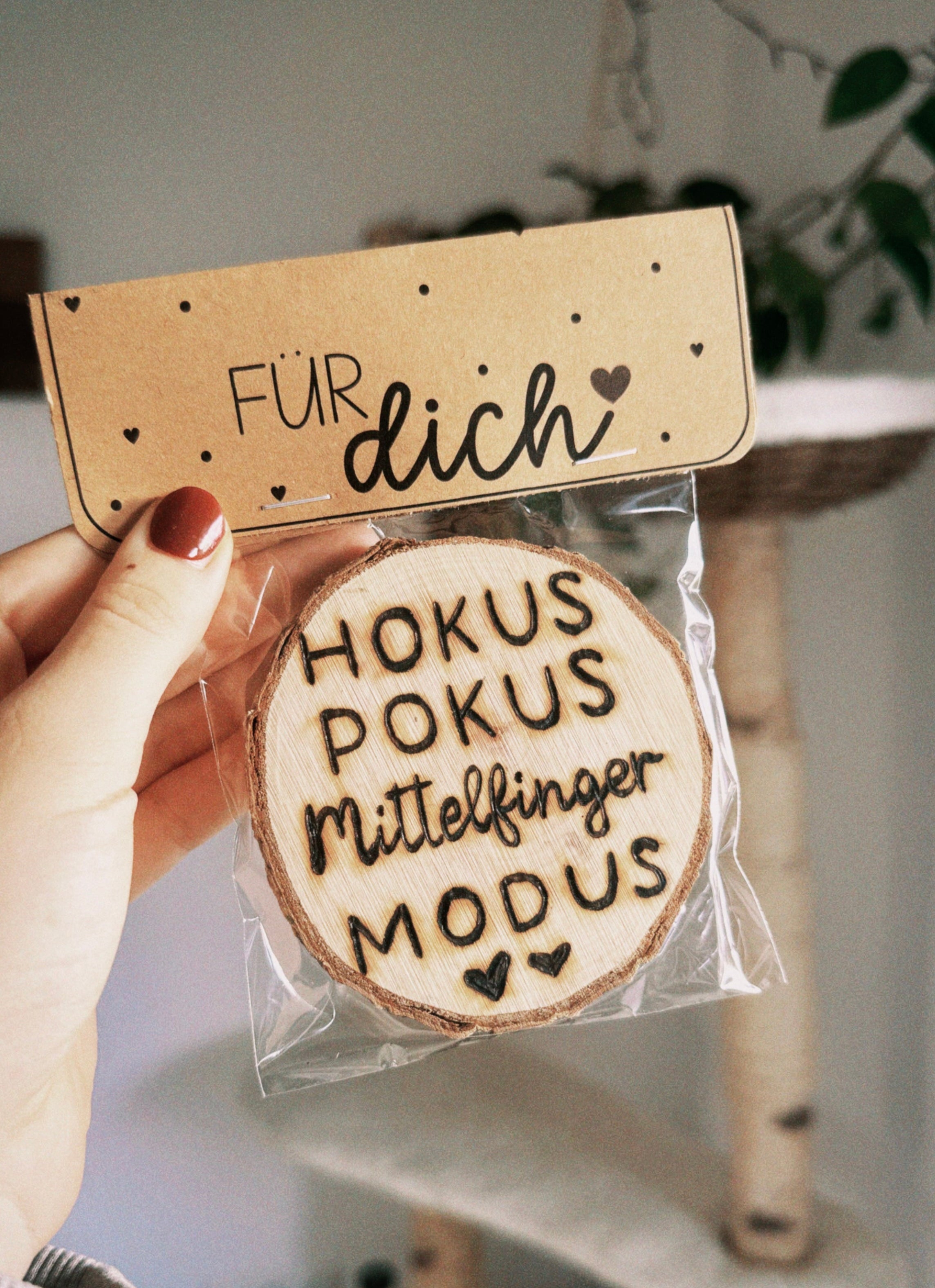 Holzscheibe / Untersetzer „Mittelfinger-modus“