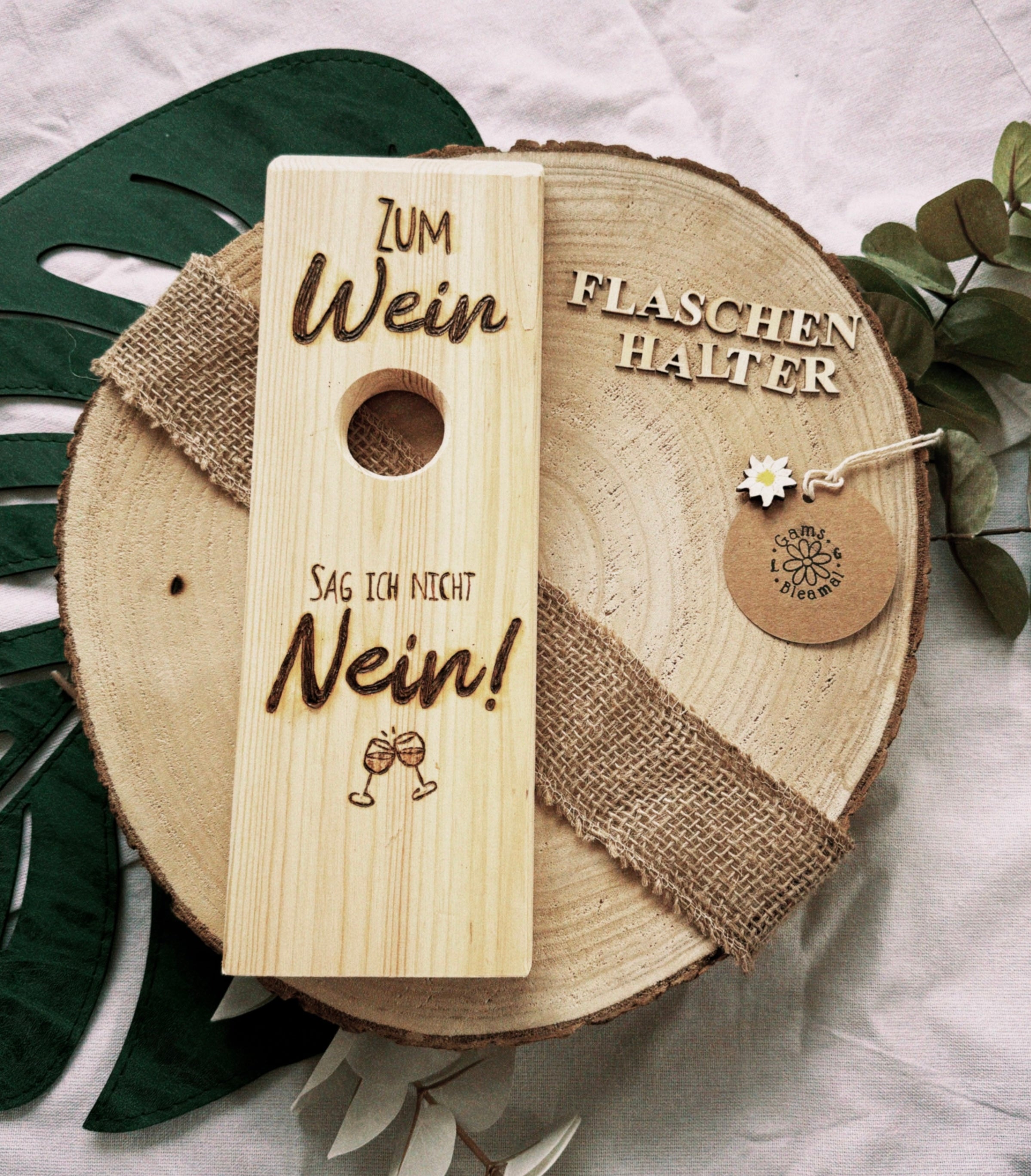 Flaschenhalter für Wein mit Gravur „Zum Wein sag ich nicht Nein„ NATUR